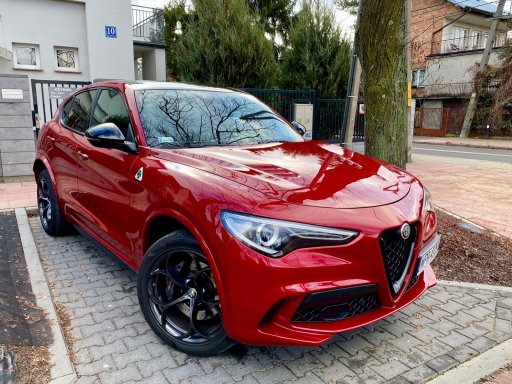 Wynajem Alfa Romeo Stelvio 2.9 V6 Bi-Turbo Quadrifoglio Q4